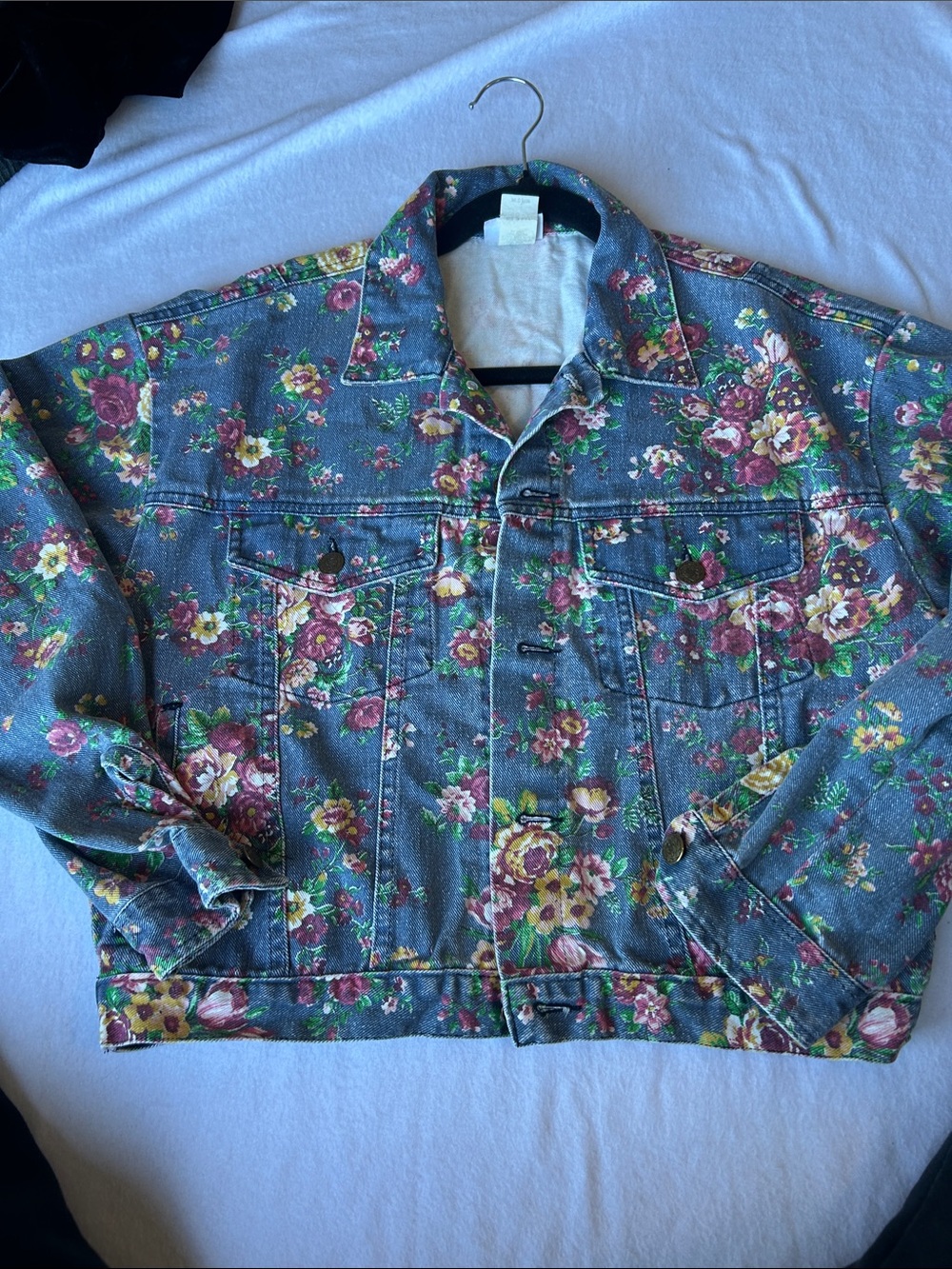 Vintage floral cropped bomber style Jean jacket.